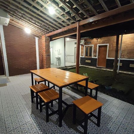 Genthong Homestay 马格朗 外观 照片
