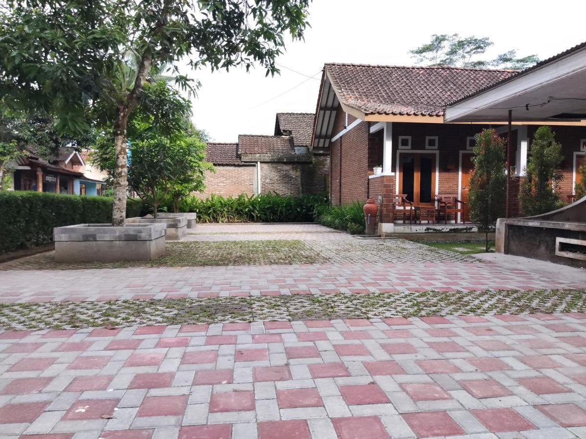 Genthong Homestay 马格朗 外观 照片