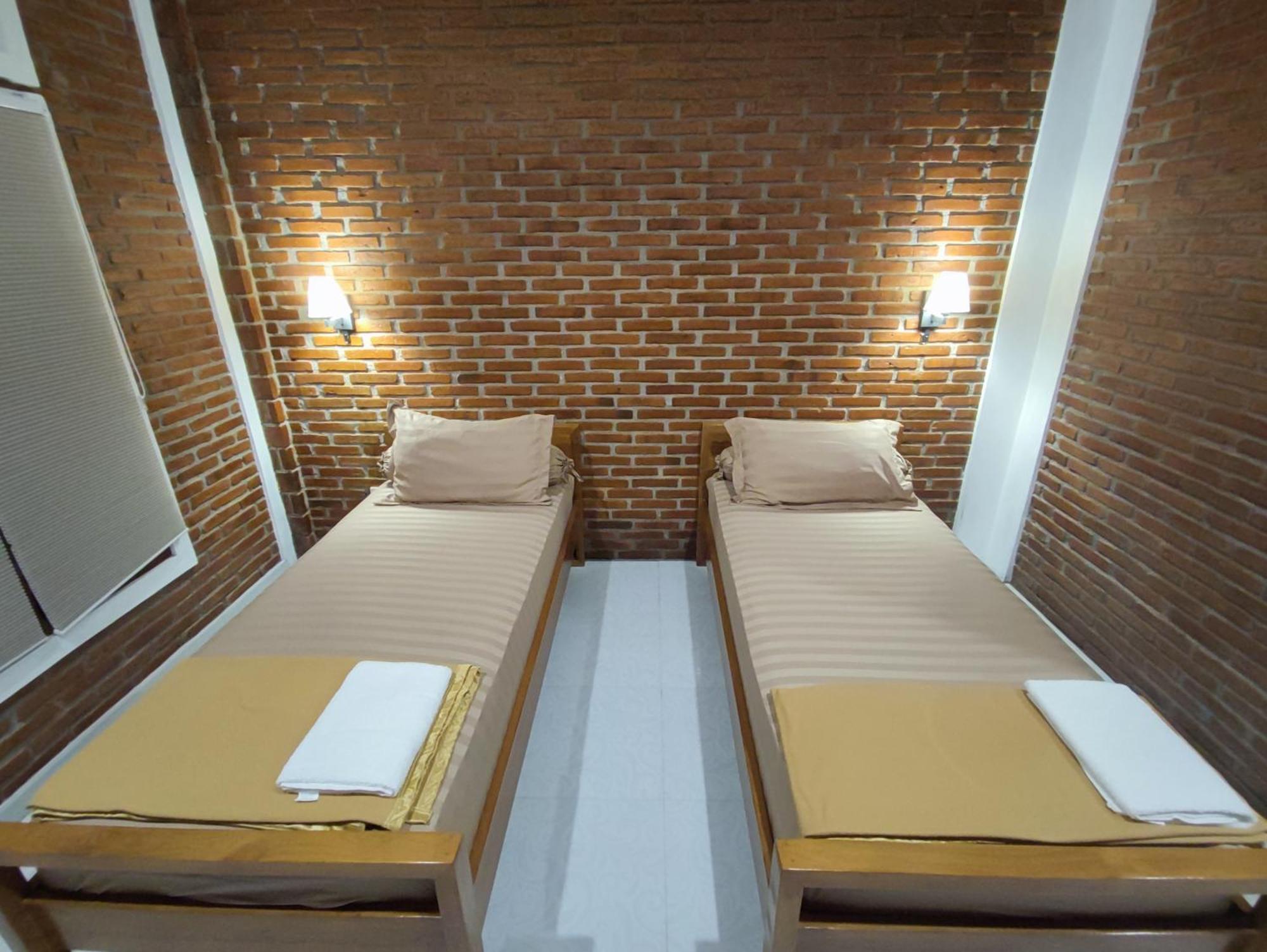 Genthong Homestay 马格朗 外观 照片