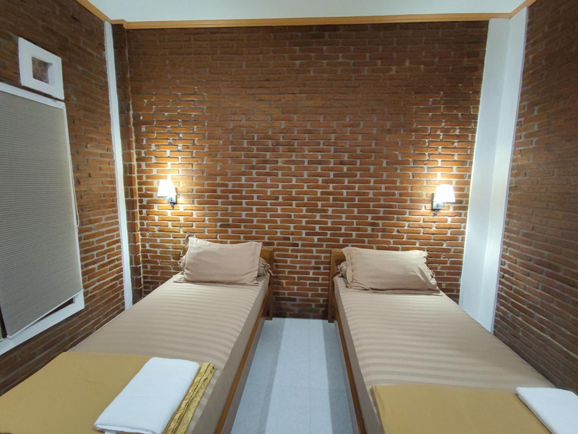 Genthong Homestay 马格朗 外观 照片