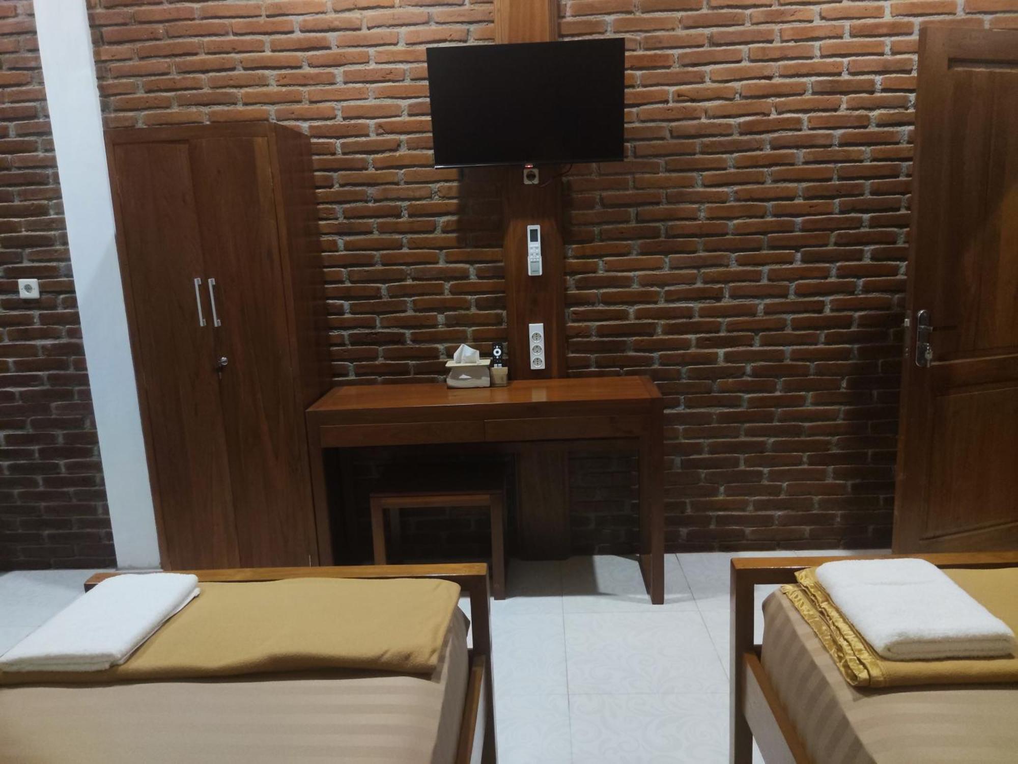 Genthong Homestay 马格朗 外观 照片