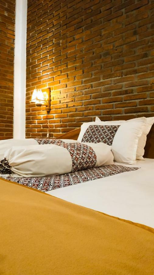 Genthong Homestay 马格朗 外观 照片